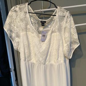 Torrid Embroidered Blouse🌹 NWT